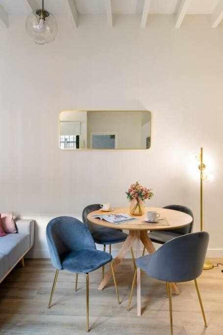 Monkeys Apartments San Roman Deluxe Sevilla Buitenkant foto